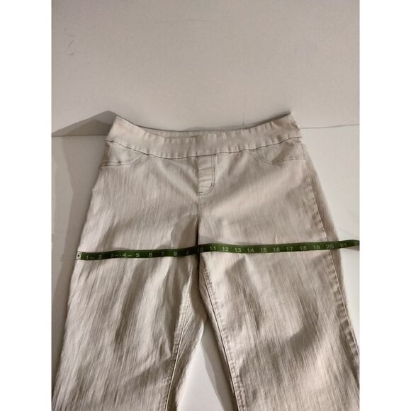 Chico's Plus Size Pull On Capris - Picture 7 of 8